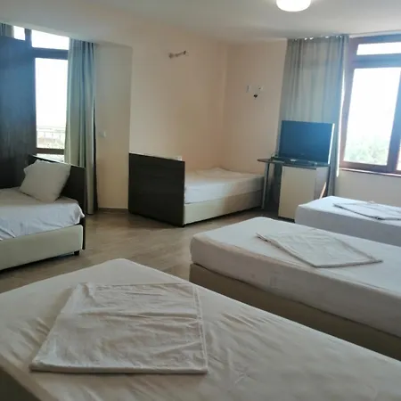Хотел Здравец Hotel *